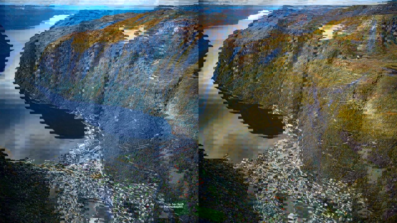 Høyanger by sett ovenfra