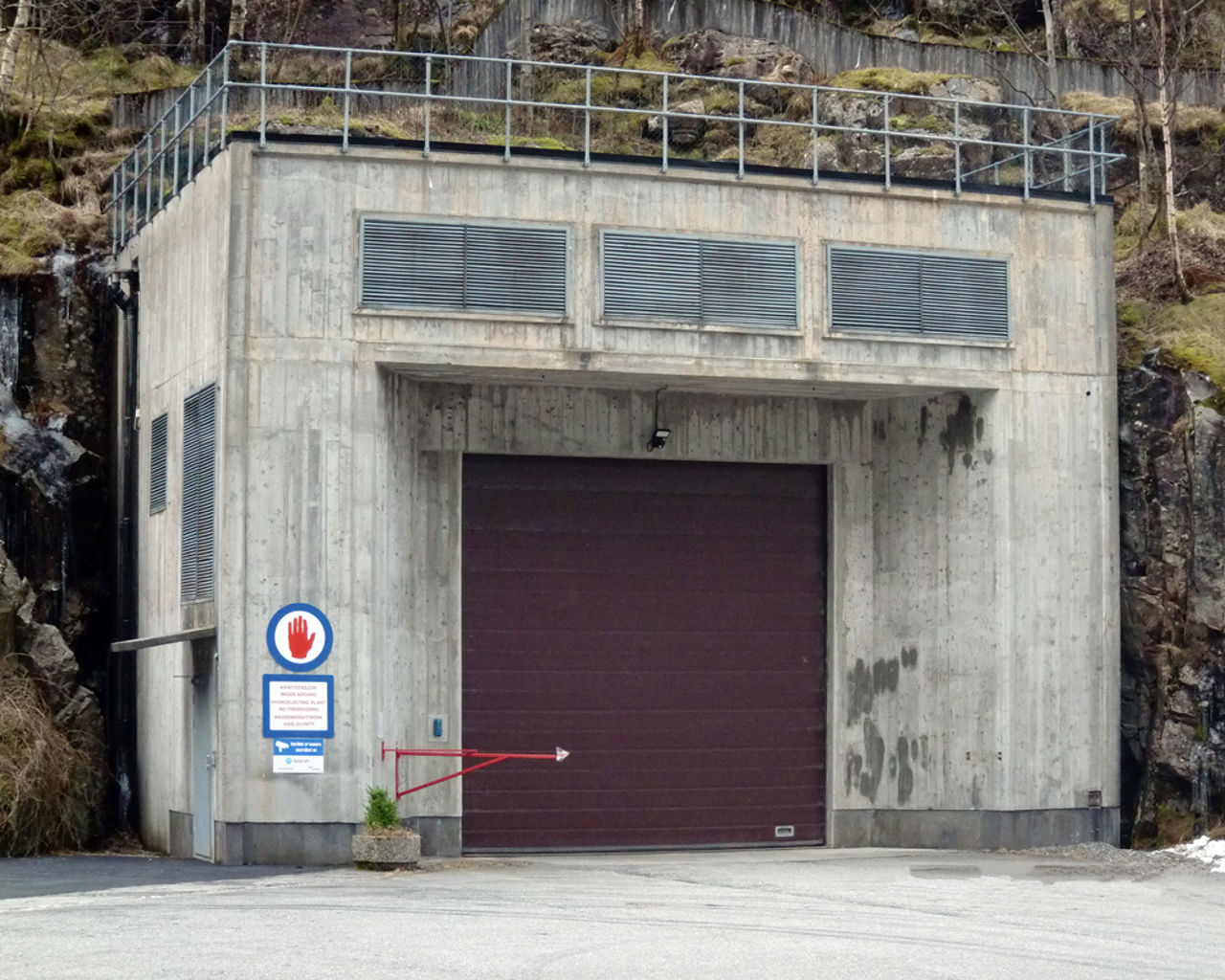Inngangspartiet til mauranger vannkraftverk