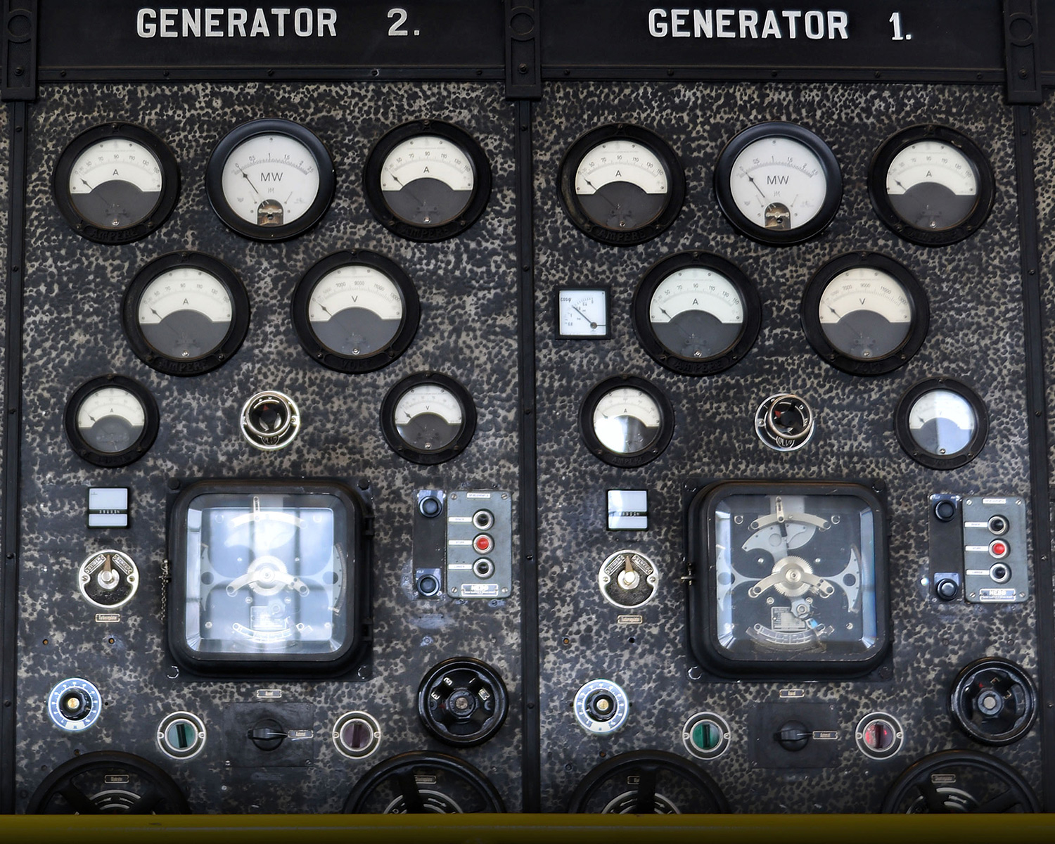 Fra Reinforsen kraftverks interiør