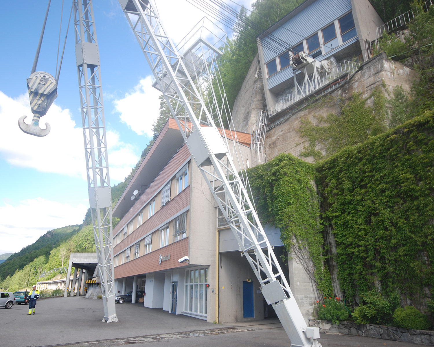 Portalbygning og kranbygning til Tokke kraftverk