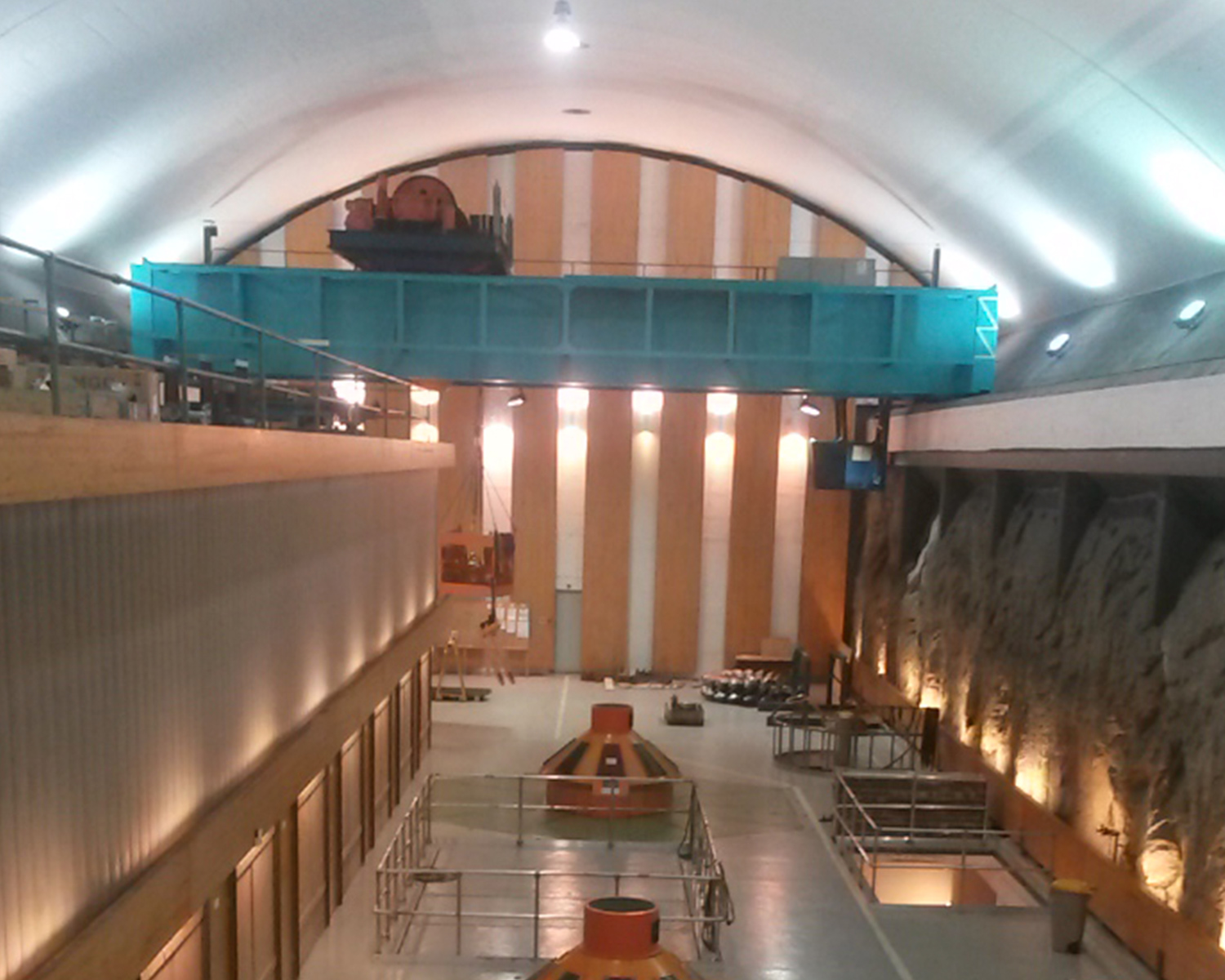 Maskinhallen med to turbiner.