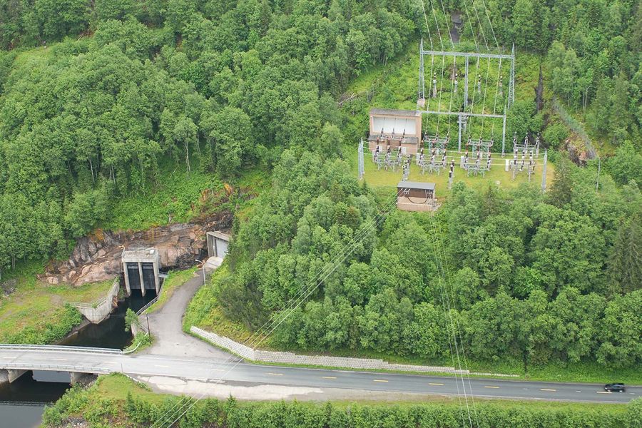Hegsetfoss kraftverk sett ovenfra.