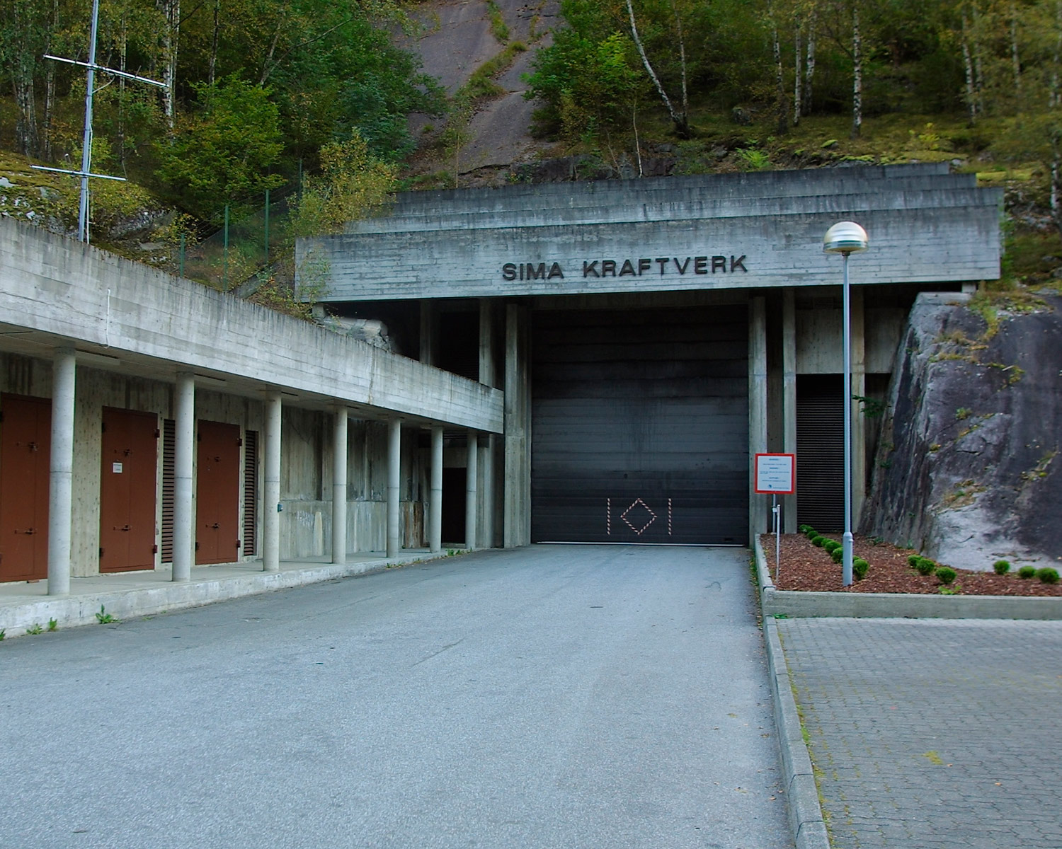 Portalbygningen til Sima kraftverk.