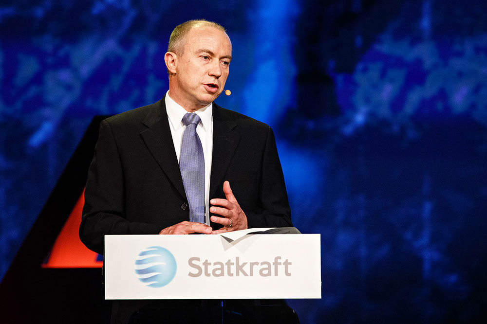 Christian Rynning-T&oslash;nnesen speaking at podium