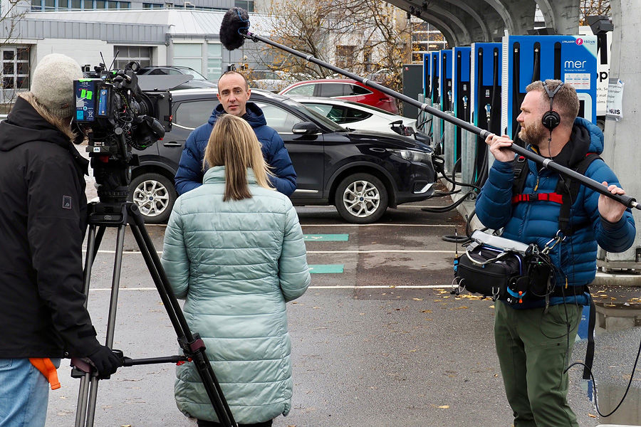 Mer-leder intervjues
