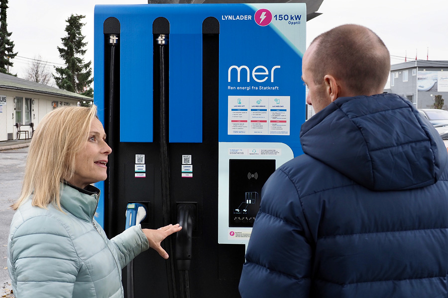 Mer-leder intervjues