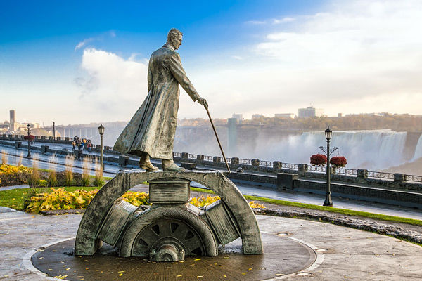 Statue av Nikola Tesla