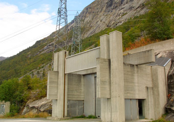 Porten til kraftstasjonen under fjellet