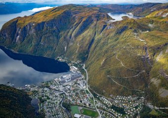 Høyanger by sett ovenfra