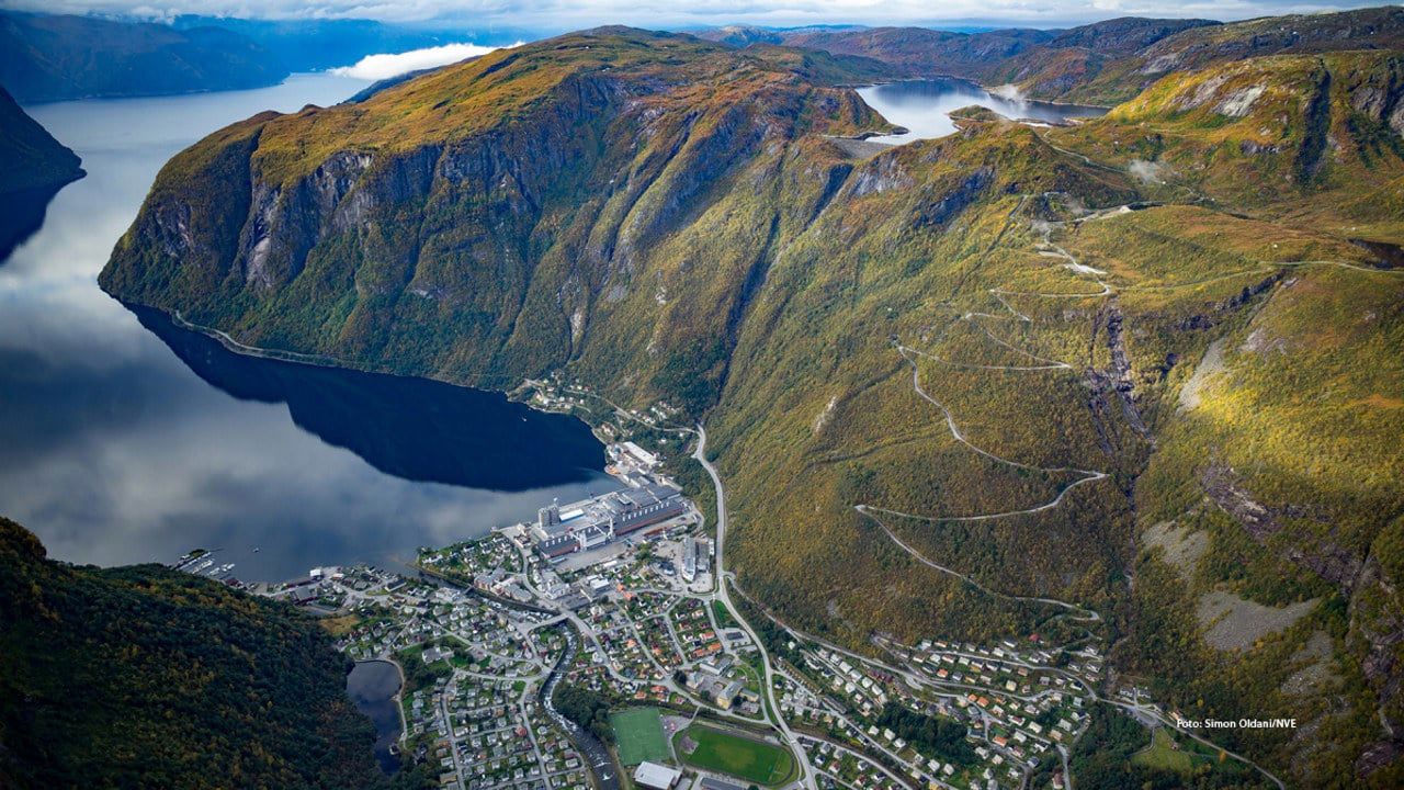 Høyanger by sett ovenfra