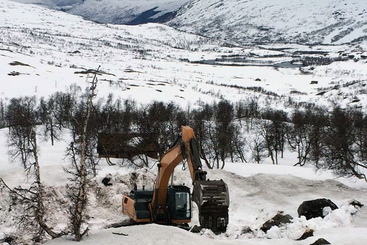 Gravemaskin ved storlia