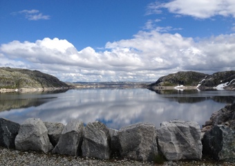 Fjell og innsjø