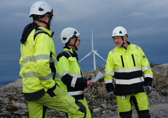 Mennesker i verneutstyr