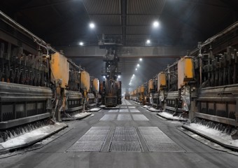 Innsiden av et aluminiumsverk