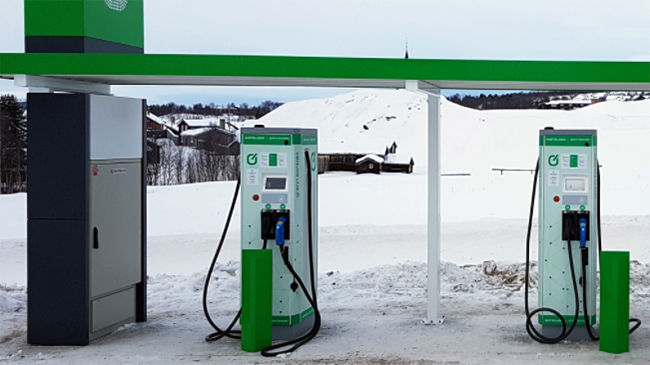 Grønn Kontakts nye ladestasjon på Røros.
