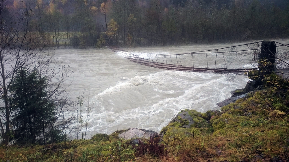 Statkraft holdt flomtoppene nede, blant annet i elven Jostedøla i Luster kommune.