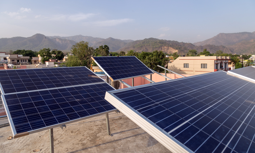 Solceller på landsbygda i India
